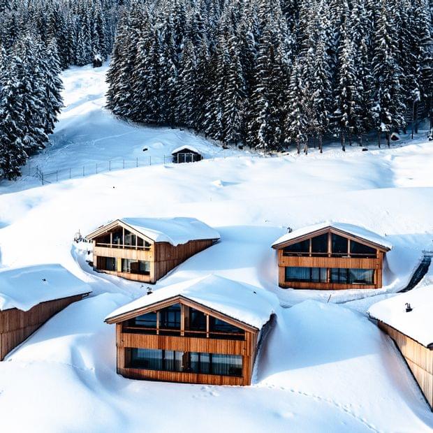 Winterurlaub im Allgäu - Verschneite Ferienhäuser - Torghele's Wald + Fluh