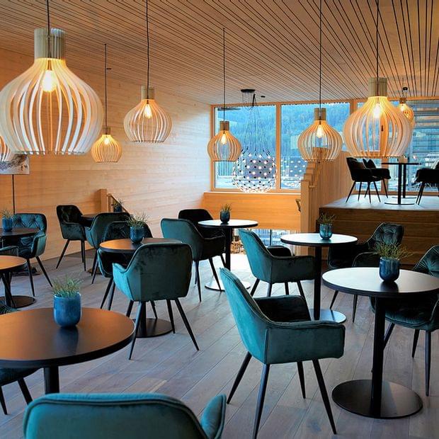  Hotel im Allgäu - Torghele's Wald + Fluh - Bar mit Wohnzimmer Atmosphäre