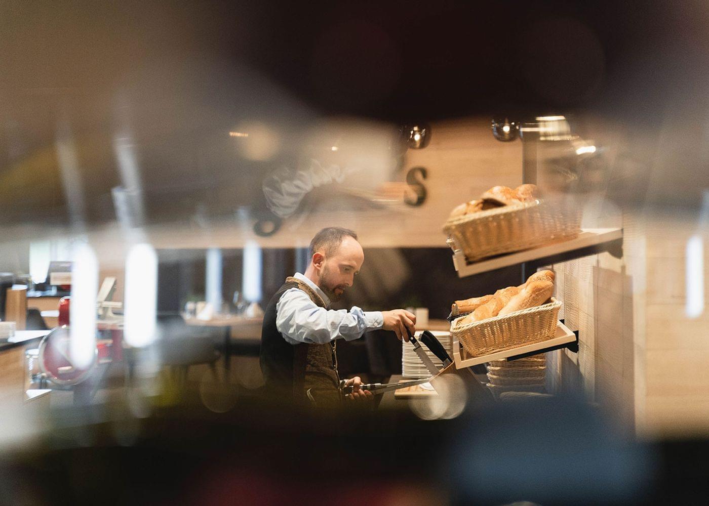 Service Mitarbeiter im Torghele's Wald + Fluh